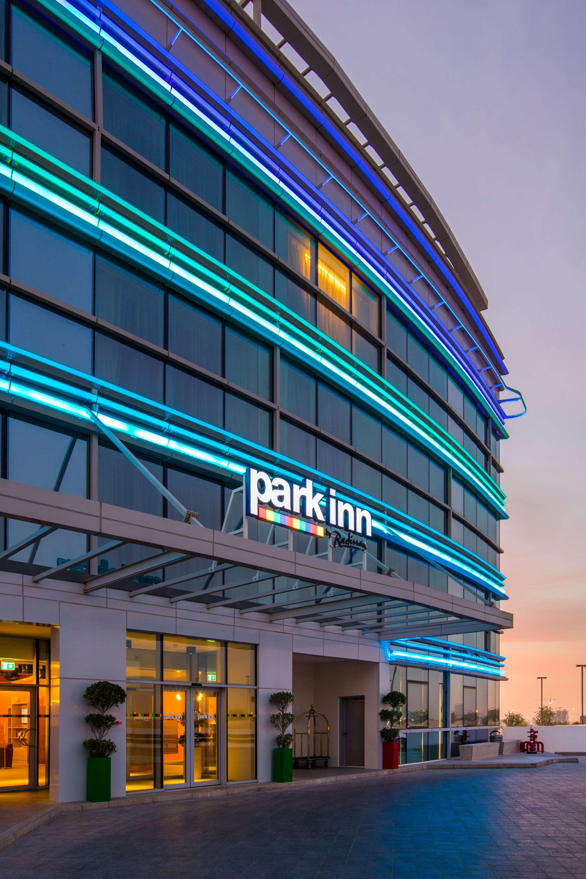 Park Inn By Radisson Dubai Motor City Zewnętrze zdjęcie